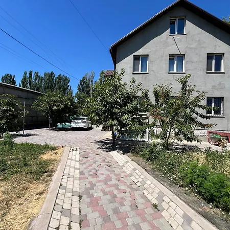 2-х комнатная квартира, возле моря, 8 спальных мест Apartment Odessa